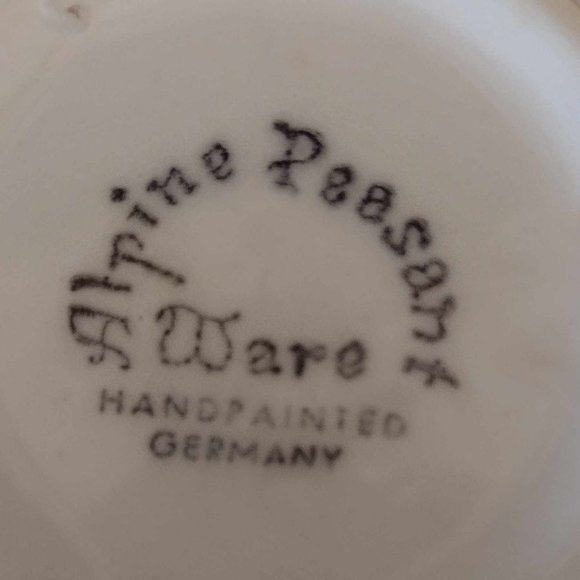 Authentic "Rare" Vintage Alpine Peasant Ware Scalloped top vase - Picture 6 of 6